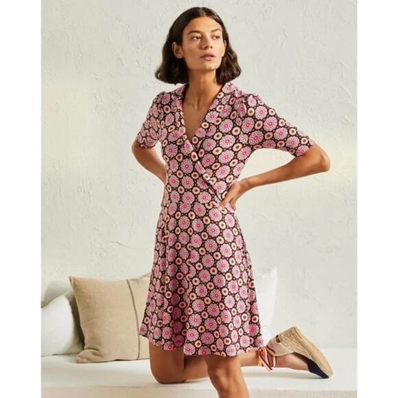 Boden Dresses & Skirts - Boden Fixed Wrap Jersey Mini Dress Floral Short Sleeve Black, Opulent Daisy